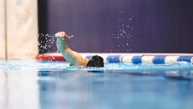How Many Hours Can You Stay in a Swimming Pool?